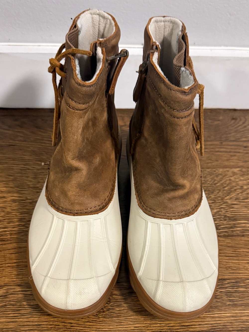 Women’s Brown and Cream Duck Boots Leather Size 8 Sperry’s
